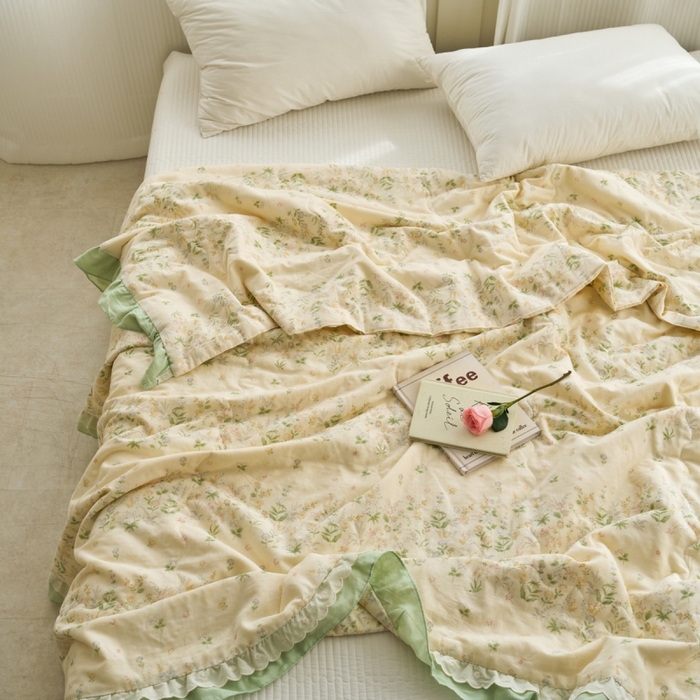 91家纺网 家纺一手货源 找家纺 洋铭区（原狠狠爱） 2025新款A类双层纱双层花边款系列夏被夏凉被空调被 春日樱草