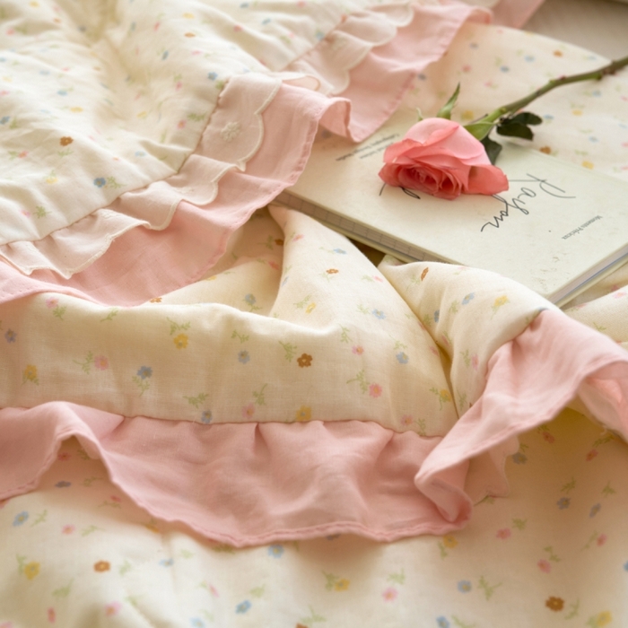 91家纺网 家纺一手货源 找家纺 洋铭区（原狠狠爱） 2025新款A类双层纱双层花边款系列夏被夏凉被空调被 初夏碎花