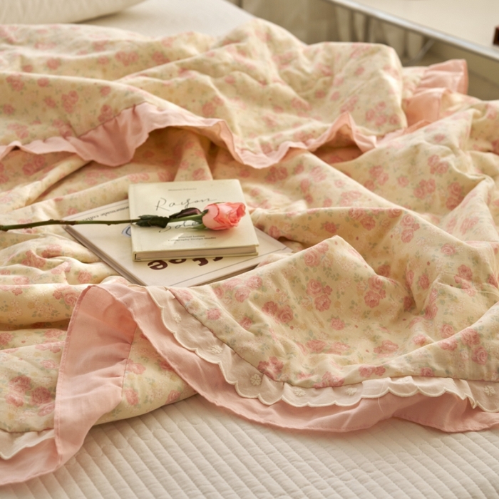 91家纺网 家纺一手货源 找家纺 洋铭区（原狠狠爱） 2025新款A类双层纱双层花边款系列夏被夏凉被空调被 朵朵玫瑰