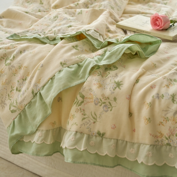 91家纺网 家纺一手货源 找家纺 洋铭区（原狠狠爱） 2025新款A类双层纱双层花边款系列夏被夏凉被空调被 春日樱草