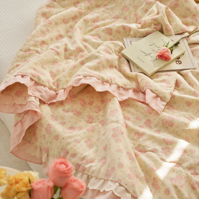 91家纺网 家纺一手货源 找家纺 洋铭区（原狠狠爱） 2025新款A类双层纱双层花边款系列夏被夏凉被空调被 朵朵玫瑰