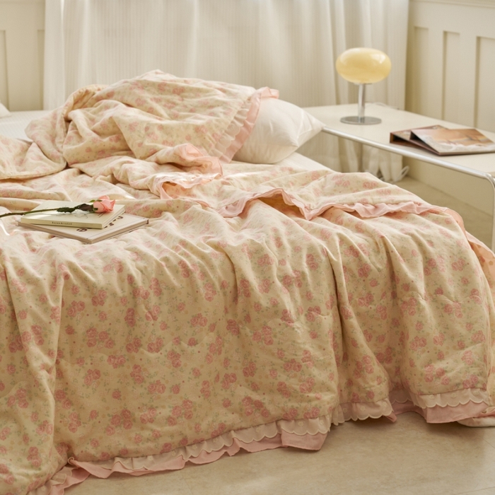 91家纺网 家纺一手货源 找家纺 洋铭区（原狠狠爱） 2025新款A类双层纱双层花边款系列夏被夏凉被空调被 朵朵玫瑰