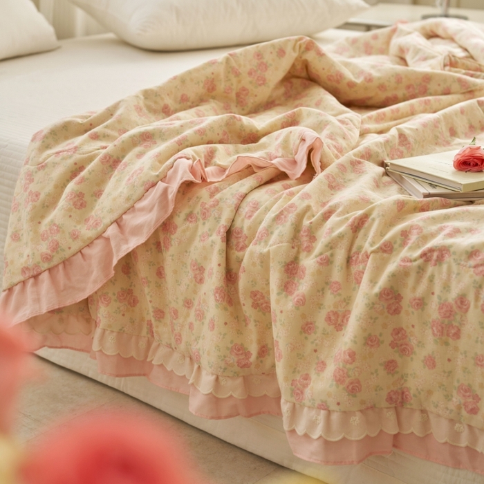 91家纺网 家纺一手货源 找家纺 洋铭区（原狠狠爱） 2025新款A类双层纱双层花边款系列夏被夏凉被空调被 朵朵玫瑰