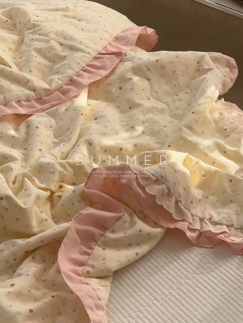 91家纺网 家纺一手货源 找家纺 洋铭区（原狠狠爱） 2025新款A类双层纱双层花边款系列夏被夏凉被空调被 初夏碎花