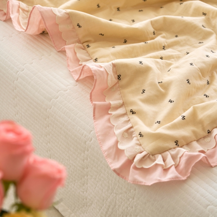 91家纺网 家纺一手货源 找家纺 洋铭区（原狠狠爱） 2025新款A类双层纱双层花边款系列夏被夏凉被空调被 小小蝴蝶结