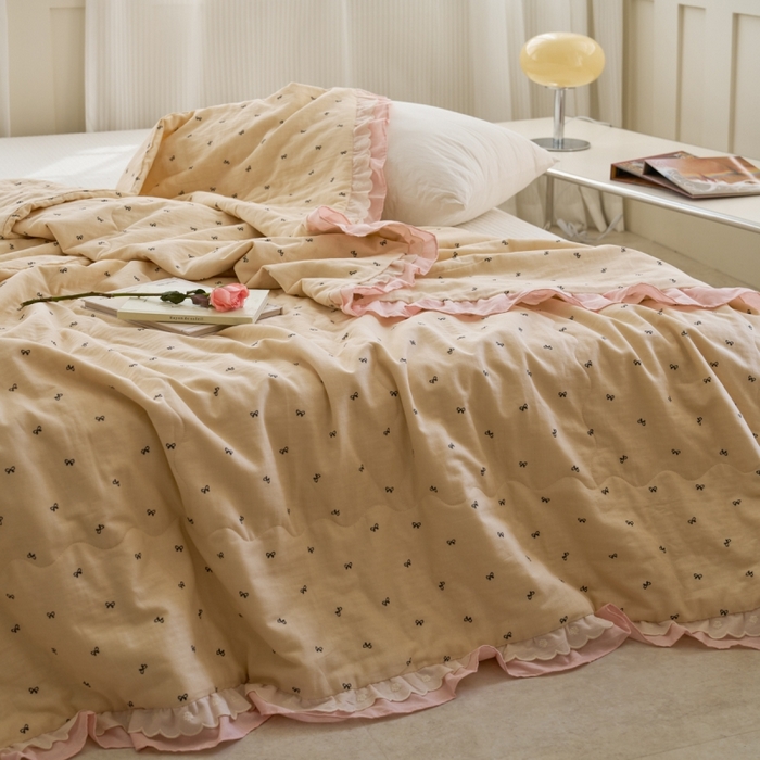 91家纺网 家纺一手货源 找家纺 洋铭区（原狠狠爱） 2025新款A类双层纱双层花边款系列夏被夏凉被空调被 小小蝴蝶结