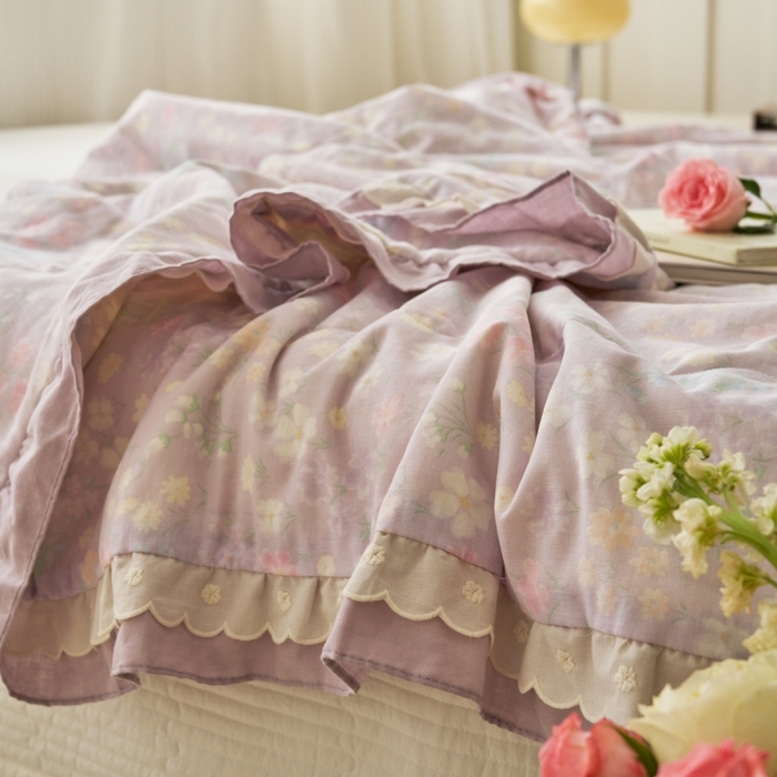 91家纺网 家纺一手货源 找家纺 洋铭区（原狠狠爱） 2025新款A类双层纱双层花边款系列夏被夏凉被空调被 小紫雏菊