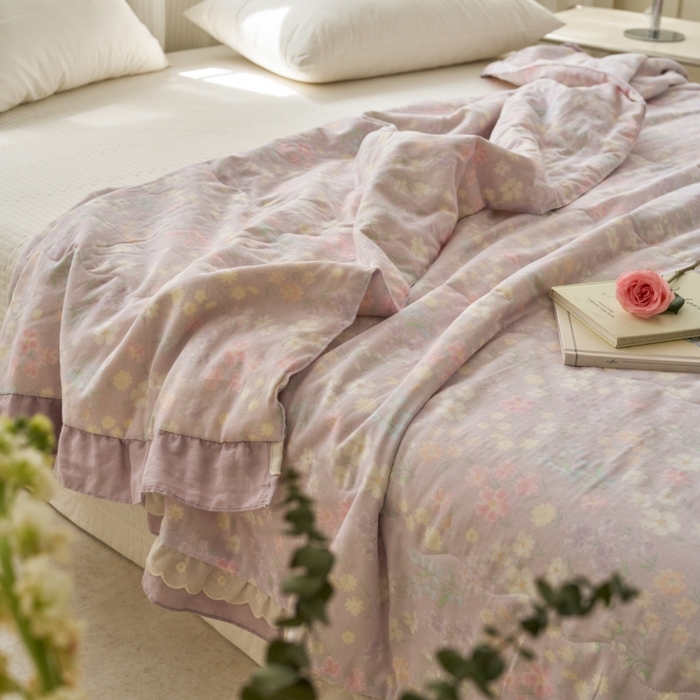 91家纺网 家纺一手货源 找家纺 洋铭区（原狠狠爱） 2025新款A类双层纱双层花边款系列夏被夏凉被空调被 小紫雏菊