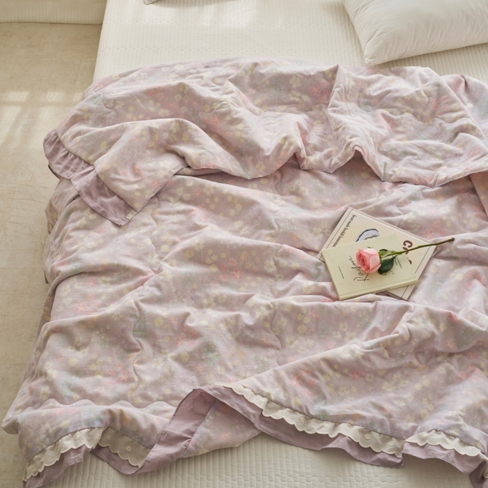 91家纺网 家纺一手货源 找家纺 洋铭区（原狠狠爱） 2025新款A类双层纱双层花边款系列夏被夏凉被空调被 小紫雏菊
