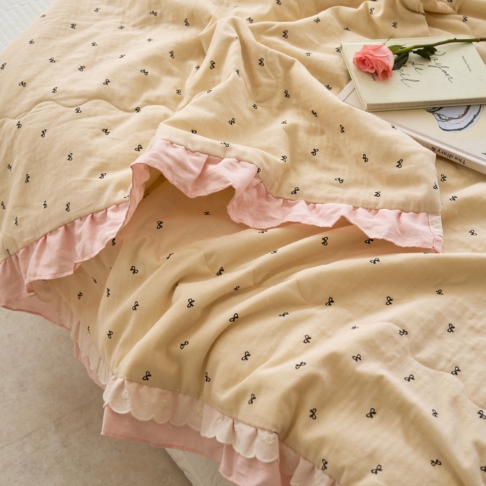 91家纺网 家纺一手货源 找家纺 洋铭区（原狠狠爱） 2025新款A类双层纱双层花边款系列夏被夏凉被空调被 小小蝴蝶结