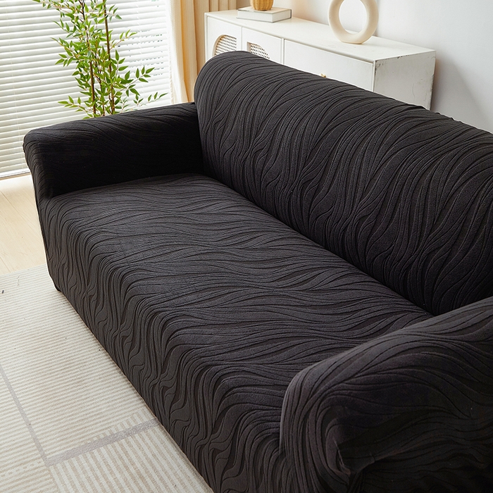91家纺网 家纺一手货源 找家纺 共鸣沙发套 2025春夏新款水波纹弹力提花全包万能沙发套单沙发套全包款 黑色