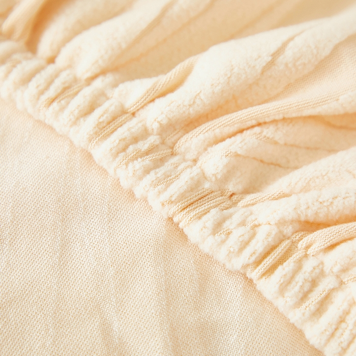 91家纺网 家纺一手货源 找家纺 共鸣沙发套 2025春夏新款水波纹弹力提花全包万能沙发套单沙发套全包款 米黄色