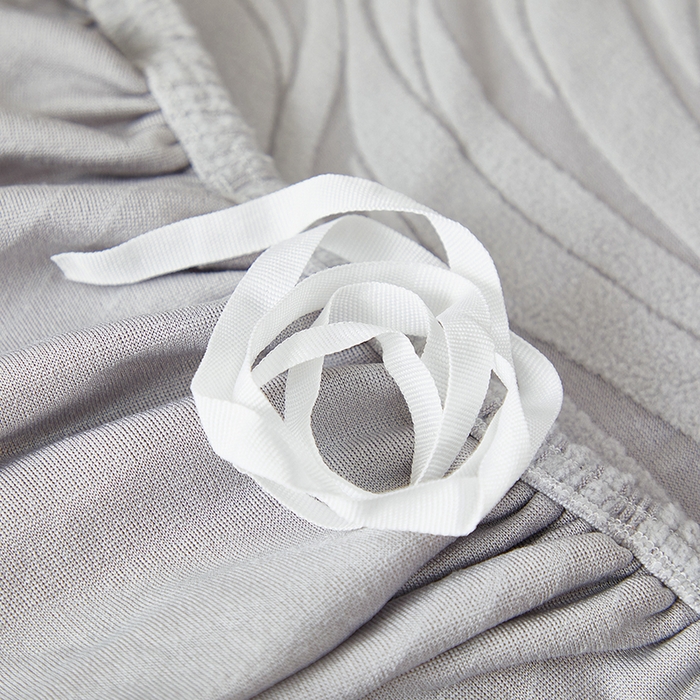 91家纺网 家纺一手货源 找家纺 共鸣沙发套 2025春夏新款水波纹弹力提花全包万能沙发套单沙发套全包款 浅灰色