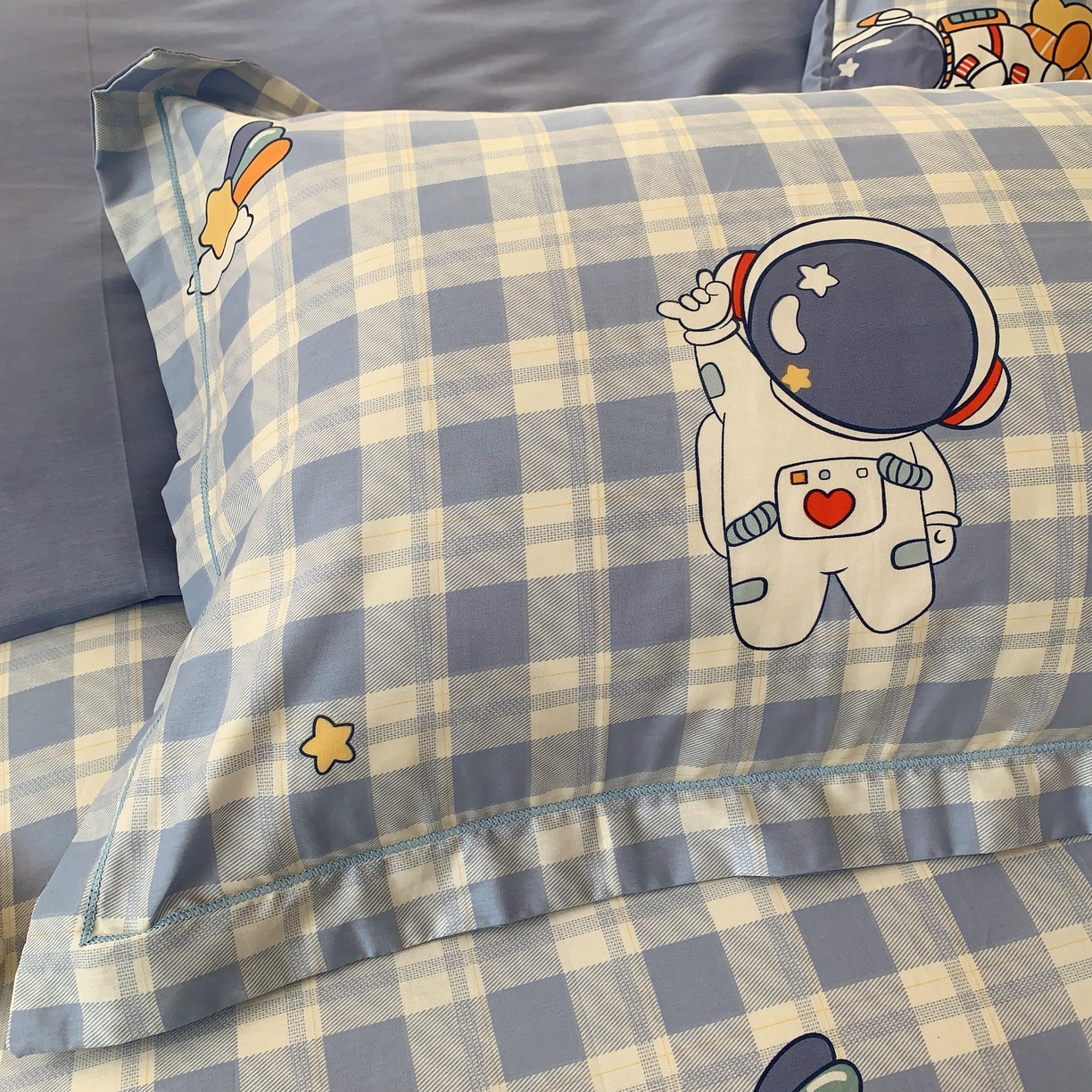 91家纺网 家纺一手货源 找家纺 莱豫家纺 2025新款亲肤舒适小清新印花全棉纯棉四件套-第二批 太空驿站