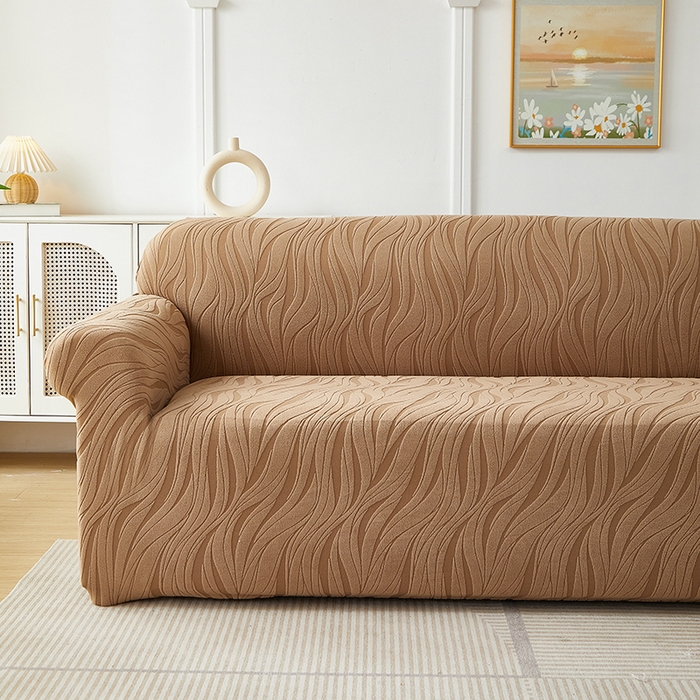 91家纺网 家纺一手货源 找家纺 共鸣沙发套 2025春夏新款水波纹弹力提花全包万能沙发套单沙发套全包款 驼色