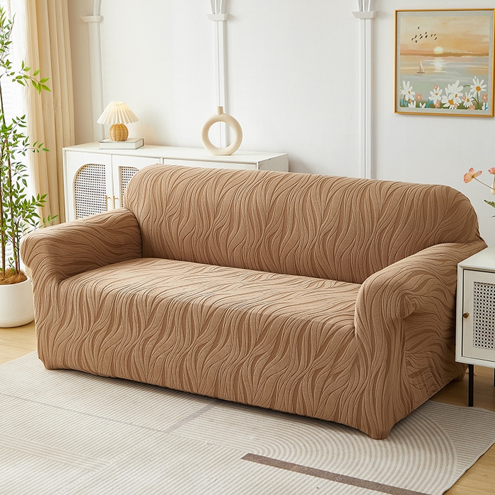 91家纺网 家纺一手货源 找家纺 共鸣沙发套 2025春夏新款水波纹弹力提花全包万能沙发套单沙发套全包款 驼色