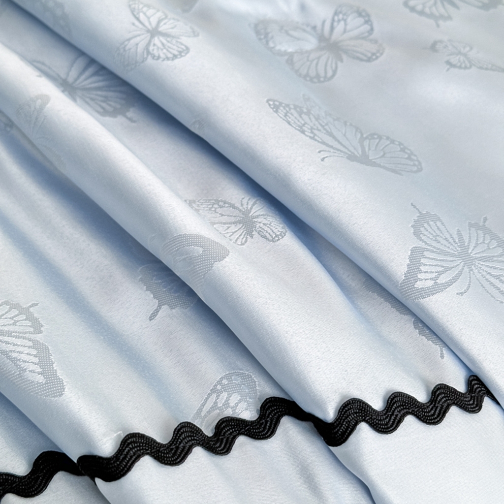 91家纺网 家纺一手货源 找家纺 米彩家纺 2025新款A类水洗真丝亮光浮雕洛丽塔夏被夏凉被空调被四件套 天兰