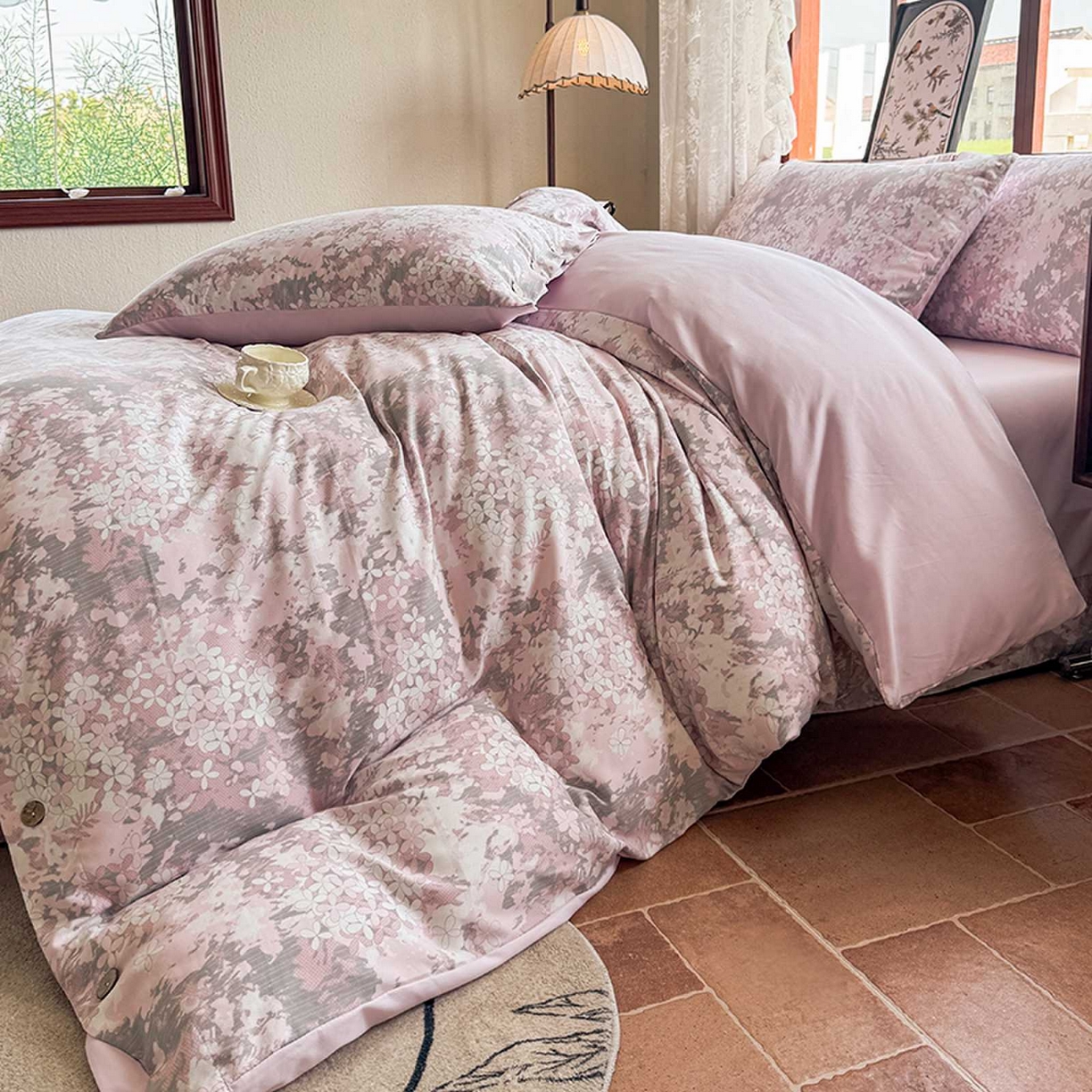 91家纺网 家纺一手货源 找家纺 果洋家纺 2025新款水洗双层纱复古纽扣款轻奢风小碎花系列四件套 粉黛佳人