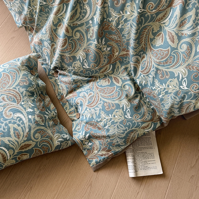 91家纺网 家纺一手货源 找家纺 果洋家纺 2025新款水洗双层纱复古纽扣款轻奢风小碎花系列四件套 凤舞蓝