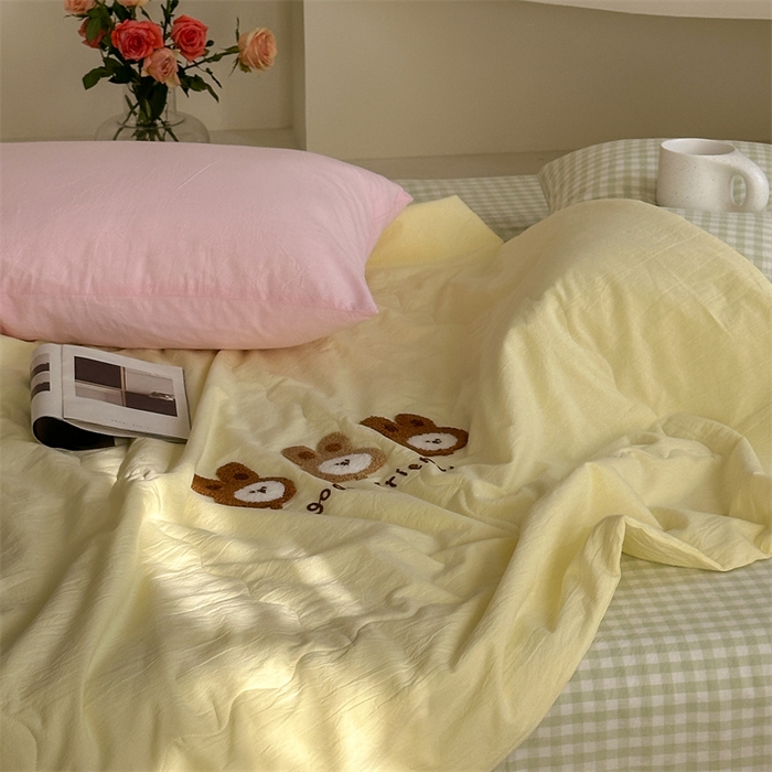 91家纺网 家纺一手货源 找家纺 洋铭区（原狠狠爱） 2025新款卡通毛巾绣水洗棉夏被夏凉被空调被四件套 兔兔宝贝