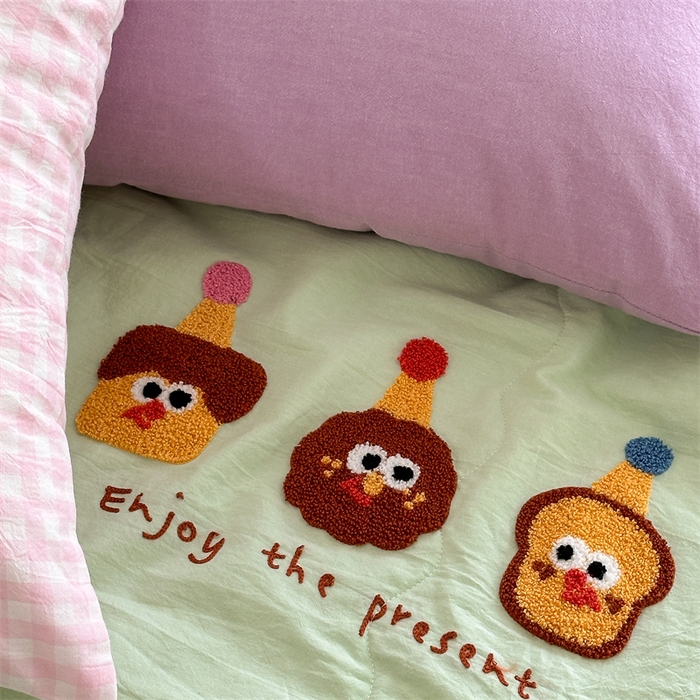 91家纺网 家纺一手货源 找家纺 洋铭区（原狠狠爱） 2025新款卡通毛巾绣水洗棉夏被夏凉被空调被四件套 卡通宝宝