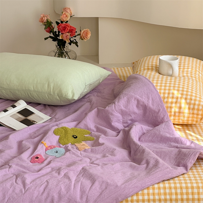 91家纺网 家纺一手货源 找家纺 洋铭区（原狠狠爱） 2025新款卡通毛巾绣水洗棉夏被夏凉被空调被四件套 芋香小树