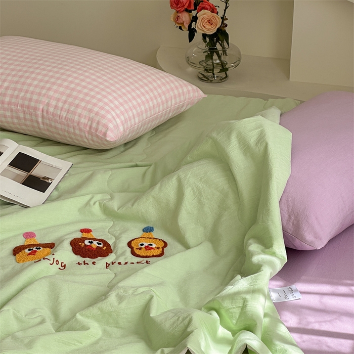 91家纺网 家纺一手货源 找家纺 洋铭区（原狠狠爱） 2025新款卡通毛巾绣水洗棉夏被夏凉被空调被四件套 卡通宝宝