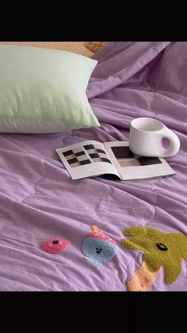 91家纺网 家纺一手货源 找家纺 洋铭区（原狠狠爱） 2025新款卡通毛巾绣水洗棉夏被夏凉被空调被四件套 芋香小树