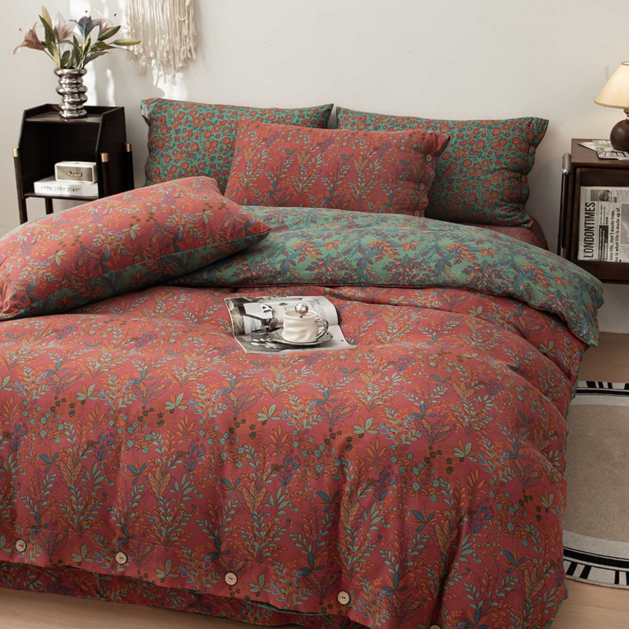 91家纺网 家纺一手货源 找家纺 果洋家纺 2025新款水洗双层纱复古纽扣款轻奢风小碎花系列四件套 花花世界-红