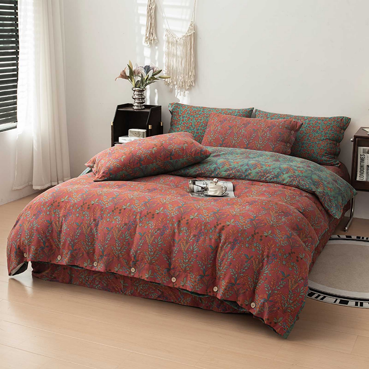 91家纺网 家纺一手货源 找家纺 果洋家纺 2025新款水洗双层纱复古纽扣款轻奢风小碎花系列四件套 花花世界-红