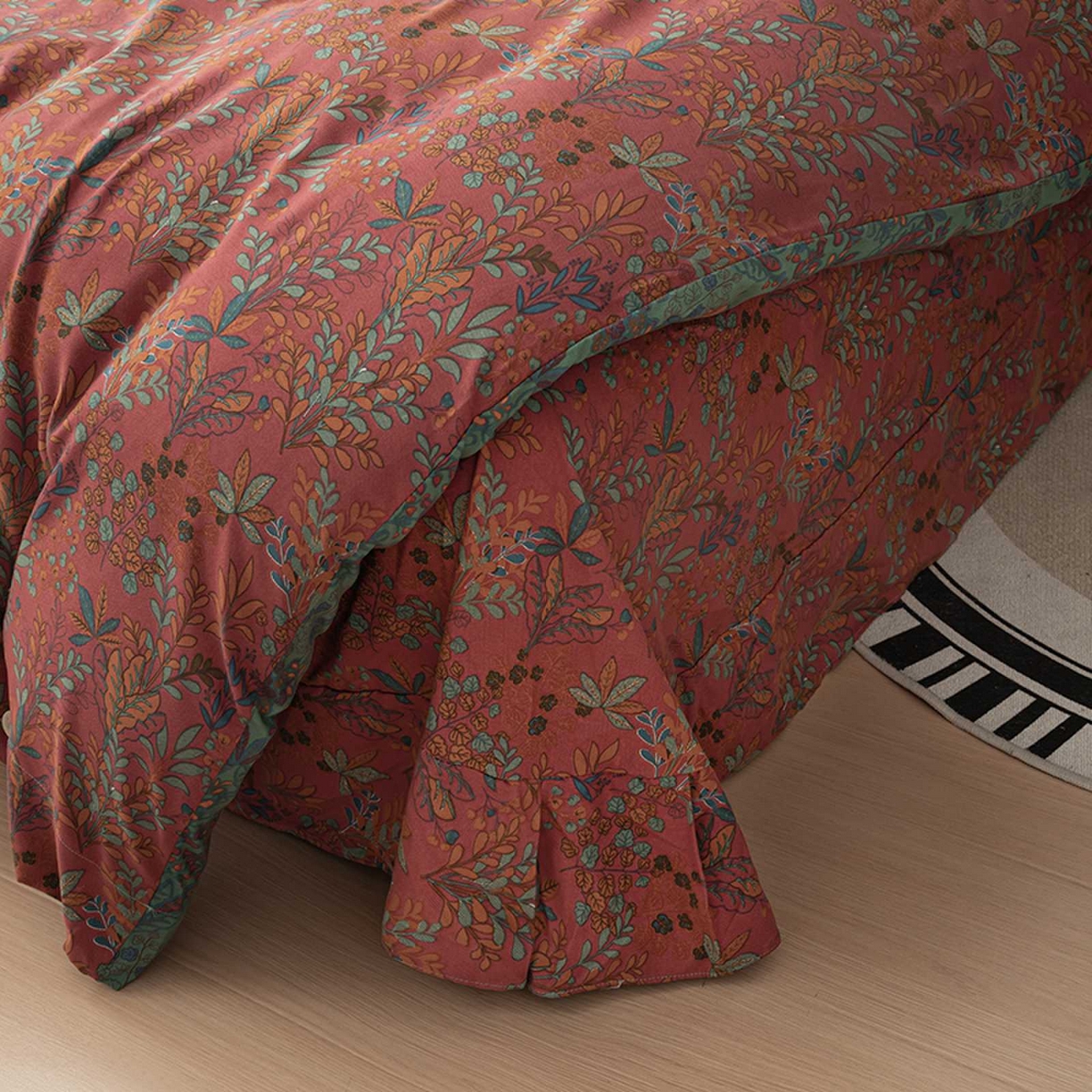 91家纺网 家纺一手货源 找家纺 果洋家纺 2025新款水洗双层纱复古纽扣款轻奢风小碎花系列四件套 花花世界-红