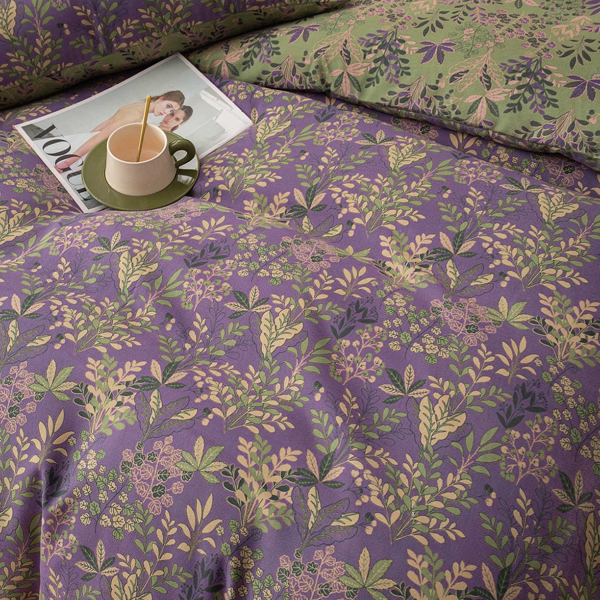 91家纺网 家纺一手货源 找家纺 果洋家纺 2025新款水洗双层纱复古纽扣款轻奢风小碎花系列四件套 花花世界-紫