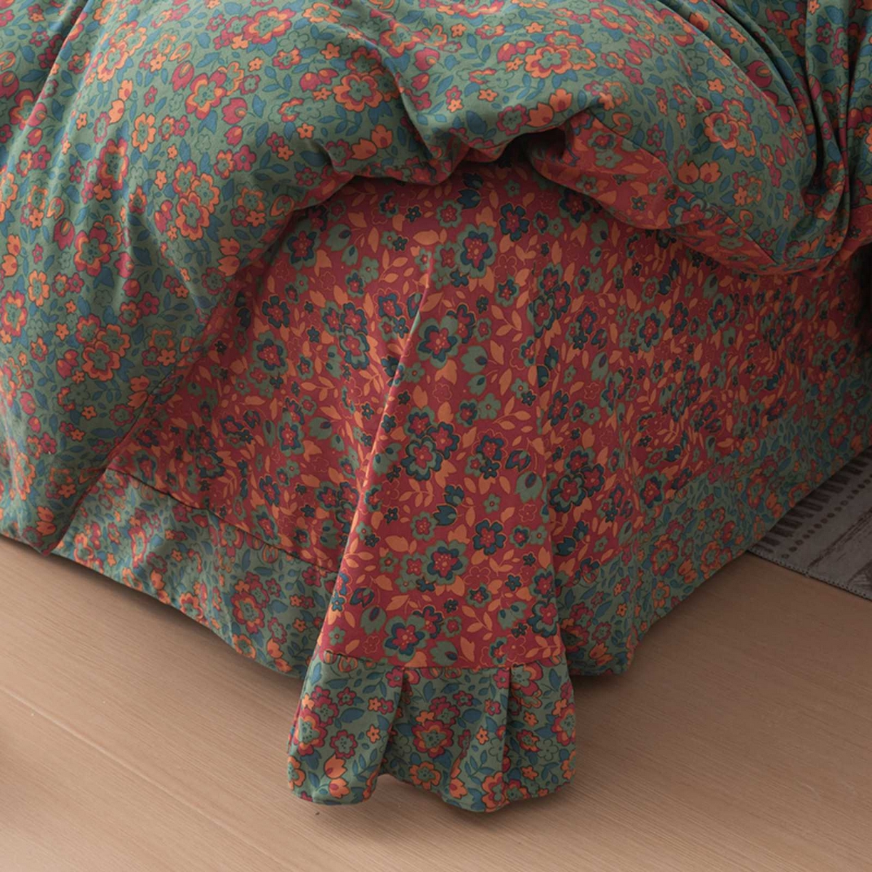 91家纺网 家纺一手货源 找家纺 果洋家纺 2025新款水洗双层纱复古纽扣款轻奢风小碎花系列四件套 花间物语