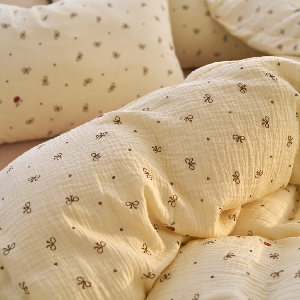 91家纺网 家纺一手货源 找家纺 洋铭区（原狠狠爱） 2025新款全棉纯棉皱皱纱四件套 樱桃小蝴蝶