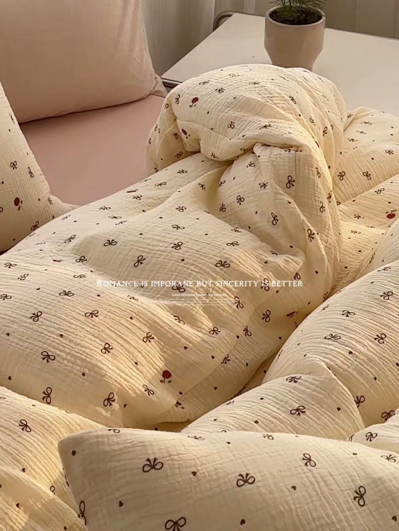 91家纺网 家纺一手货源 找家纺 洋铭区（原狠狠爱） 2025新款全棉纯棉皱皱纱四件套 樱桃小蝴蝶