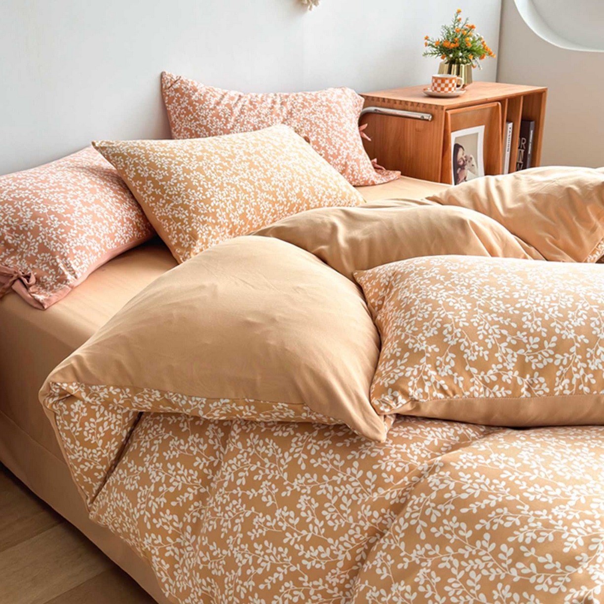 91家纺网 家纺一手货源 找家纺 果洋家纺 2025新款水洗双层纱复古纽扣款轻奢风小碎花系列四件套 金枝玉叶-黄