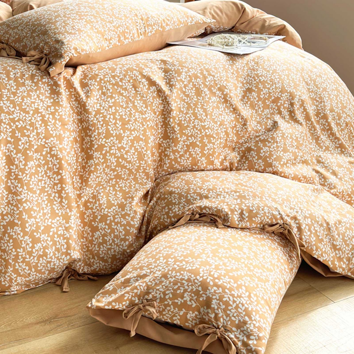 91家纺网 家纺一手货源 找家纺 果洋家纺 2025新款水洗双层纱复古纽扣款轻奢风小碎花系列四件套 金枝玉叶-黄