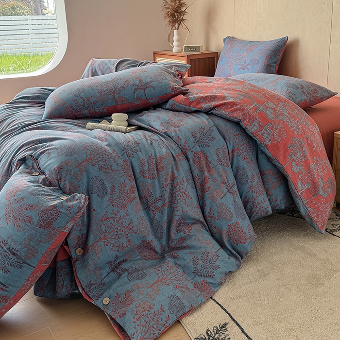 91家纺网 家纺一手货源 找家纺 果洋家纺 2025新款水洗双层纱复古纽扣款轻奢风小碎花系列四件套 森林奇缘