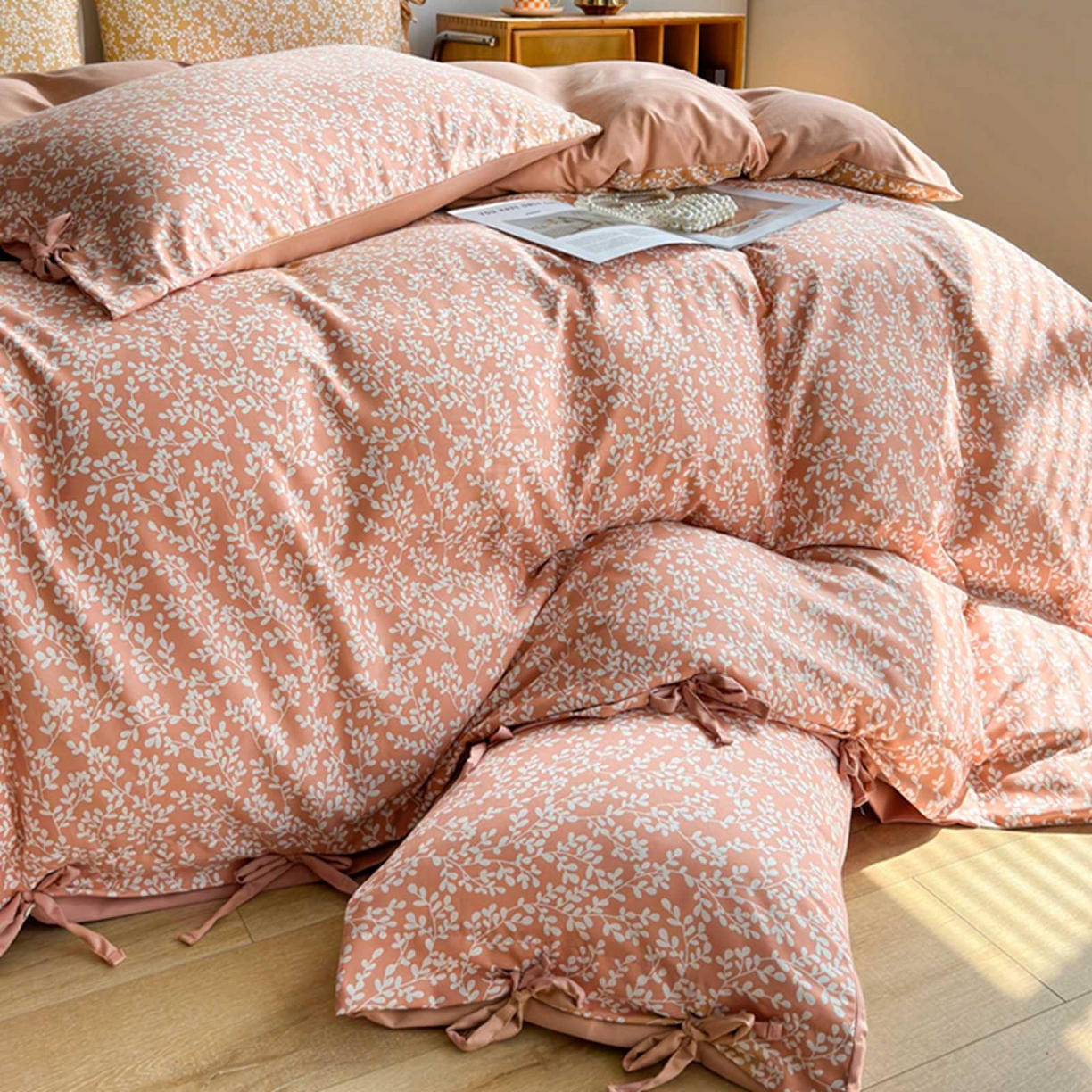 91家纺网 家纺一手货源 找家纺 果洋家纺 2025新款水洗双层纱复古纽扣款轻奢风小碎花系列四件套 金枝玉叶-藕粉