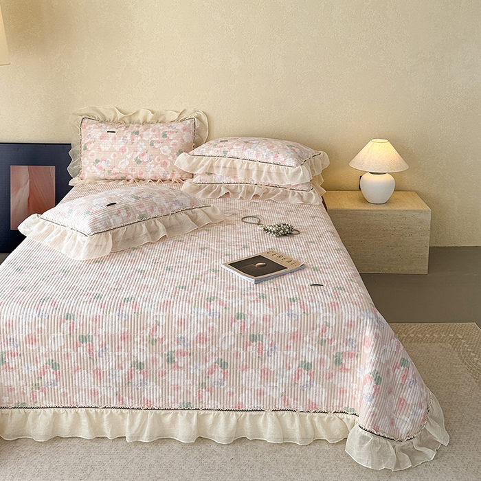 91家纺网 家纺一手货源 找家纺 （总）蓝邻家纺 2025春夏新款全棉纯棉双层纱织带款床盖-场景二