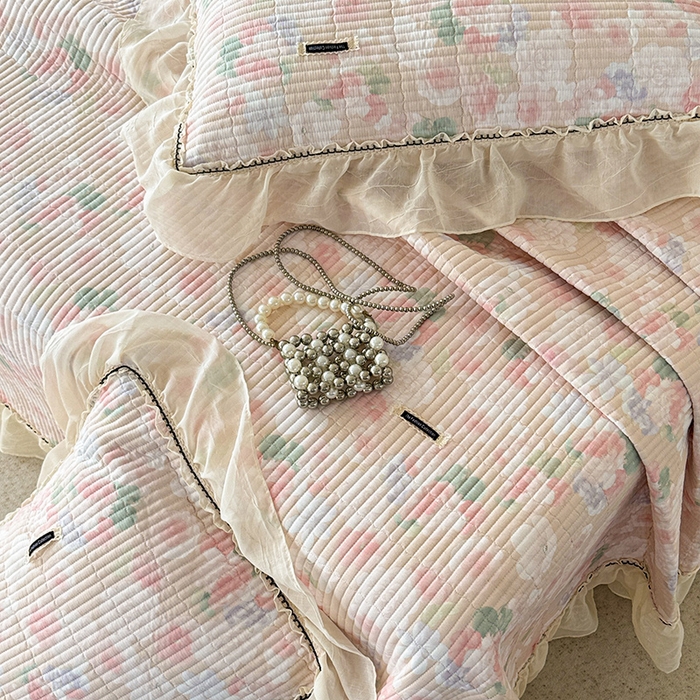 91家纺网 家纺一手货源 找家纺 （总）蓝邻家纺 2025春夏新款全棉纯棉双层纱织带款床盖-场景二