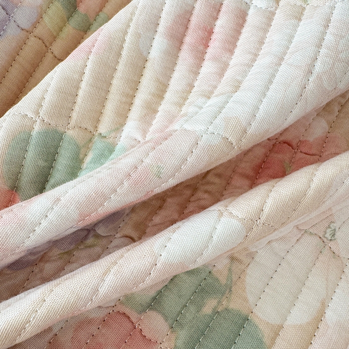 91家纺网 家纺一手货源 找家纺 （总）蓝邻家纺 2025春夏新款全棉纯棉双层纱织带款床盖-场景二