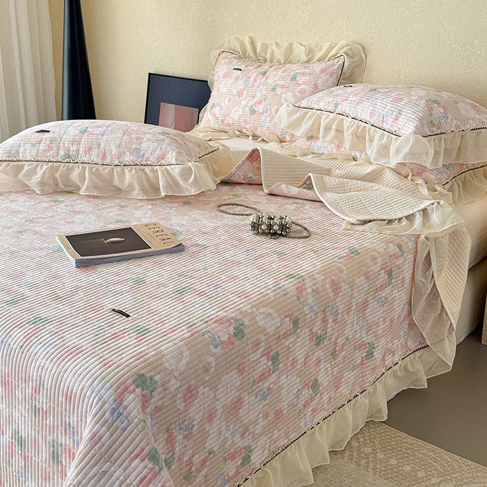 91家纺网 家纺一手货源 找家纺 蓝邻家纺 2025春夏新款全棉纯棉双层纱织带款床盖-场景二 床盖-潮汐月影