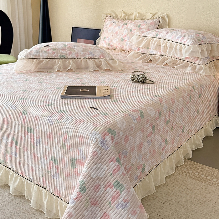 91家纺网 家纺一手货源 找家纺 蓝邻家纺 2025春夏新款全棉纯棉双层纱织带款床盖-场景二 床盖-潮汐月影