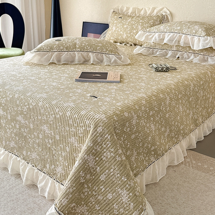 91家纺网 家纺一手货源 找家纺 蓝邻家纺 2025春夏新款全棉纯棉双层纱织带款床盖-场景二 床盖-蝶影悠然