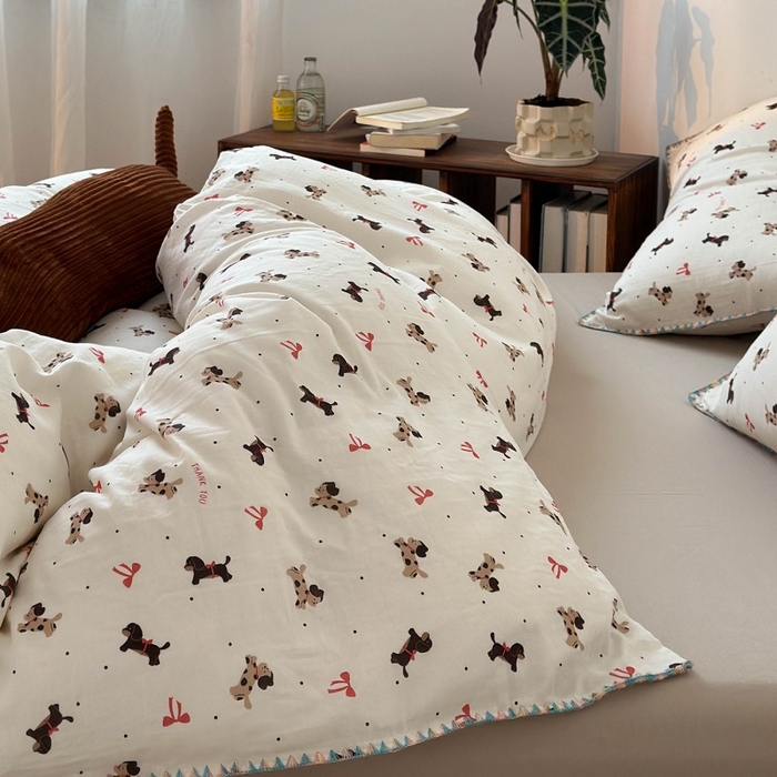 91家纺网 家纺一手货源 找家纺 洋铭区（原狠狠爱） 2025新款小清新全棉纯棉双层纱四件套 快乐狗狗