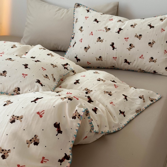 91家纺网 家纺一手货源 找家纺 洋铭区（原狠狠爱） 2025新款小清新全棉纯棉双层纱四件套 快乐狗狗