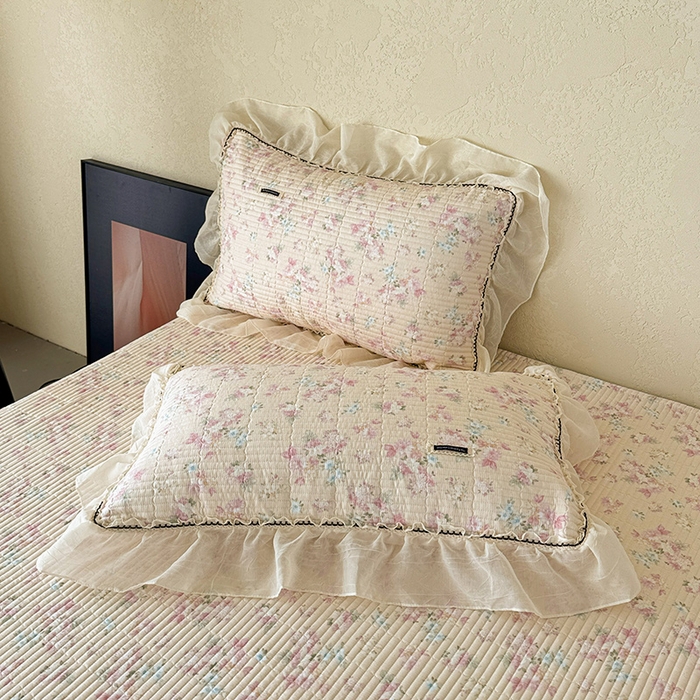 91家纺网 家纺一手货源 找家纺 蓝邻家纺 2025春夏新款全棉纯棉双层纱织带款床盖-场景二 床盖-暖暖花香-黄