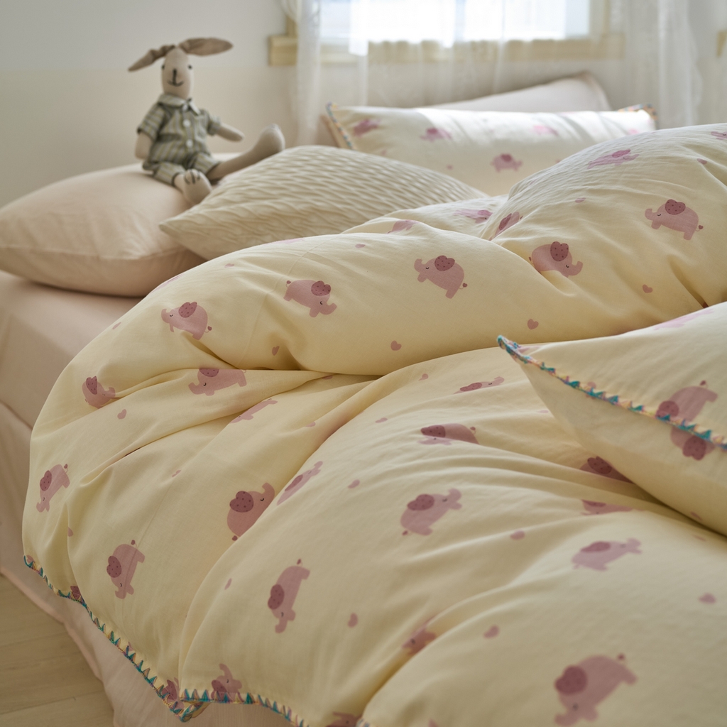 91家纺网 家纺一手货源 找家纺 洋铭区（原狠狠爱） 2025新款A类全棉双层纱四件套 粉嘟小象