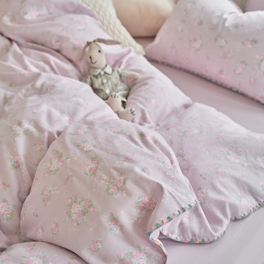 91家纺网 家纺一手货源 找家纺 洋铭区（原狠狠爱） 2025新款A类全棉双层纱四件套 萝兰紫花